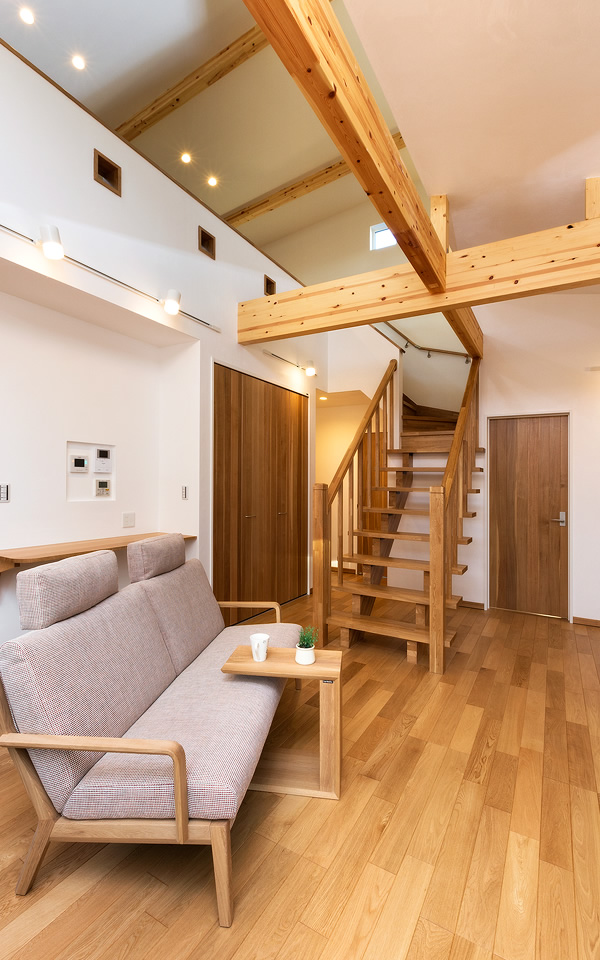 景色を生かしたカーテンウォールがある家の写真10