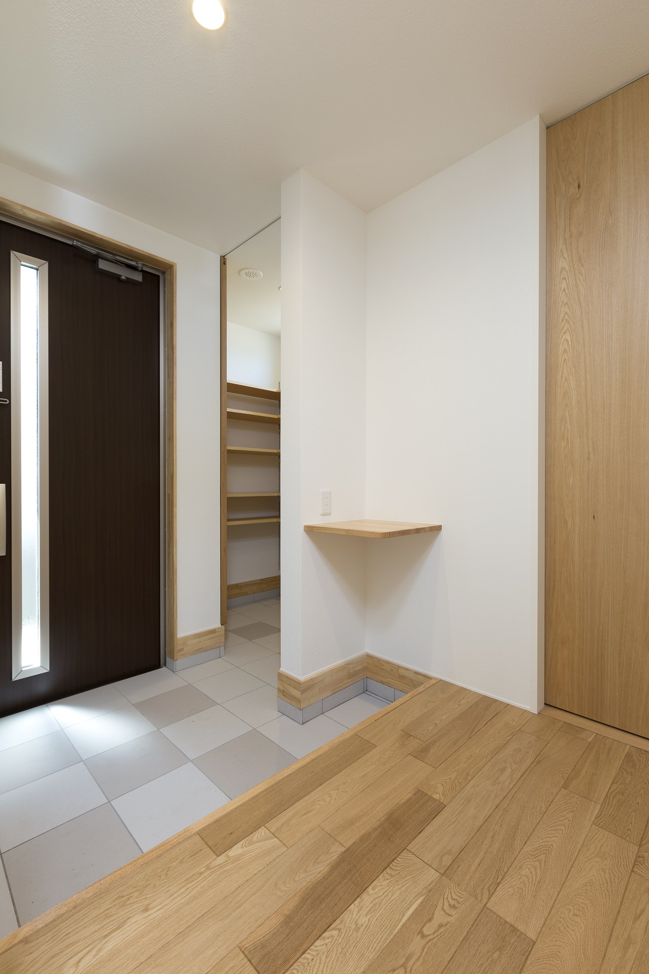 シンプルスタイルな家の写真2