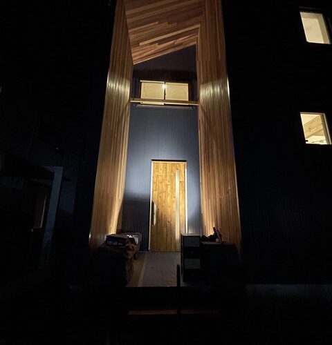 バタバタバタ～