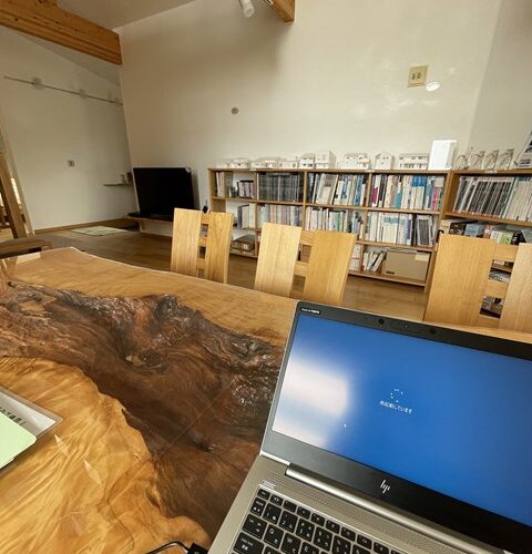 ごゆっくりとおくつろぎくださいませぇ～<(_ _)>