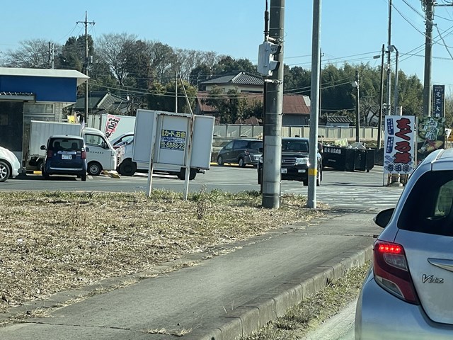 スルーしまーす( 一一)