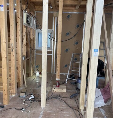 こうやって柱抜いていくんだよ！