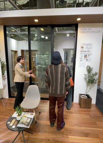 あっち行ったりぃ~こっち行ったりぃ~