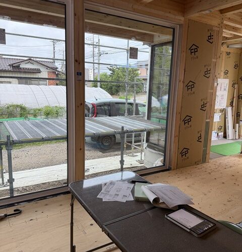 明るい時はマジで気にならなかったのに(｡•́ – •̀｡)ｼｮﾎﾞｰﾝ…